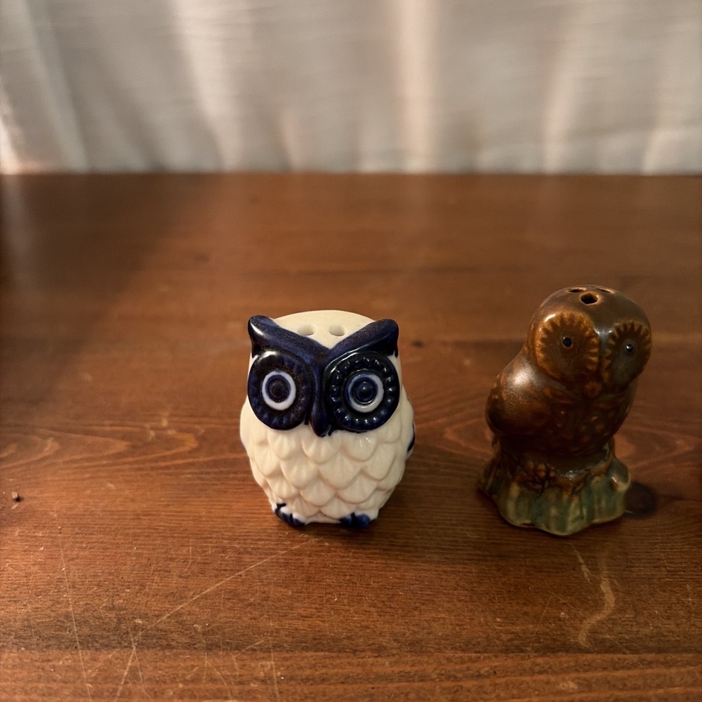 Lot of 6 Single Mismatched Salt/Pepper Shakers - Picture 2 of 7